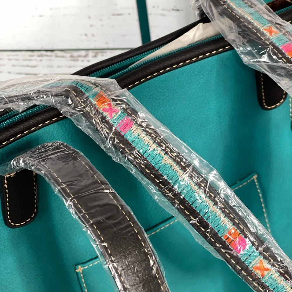 Montana West Concho Collection Concealed Carry Tote - Picture 4 of 8